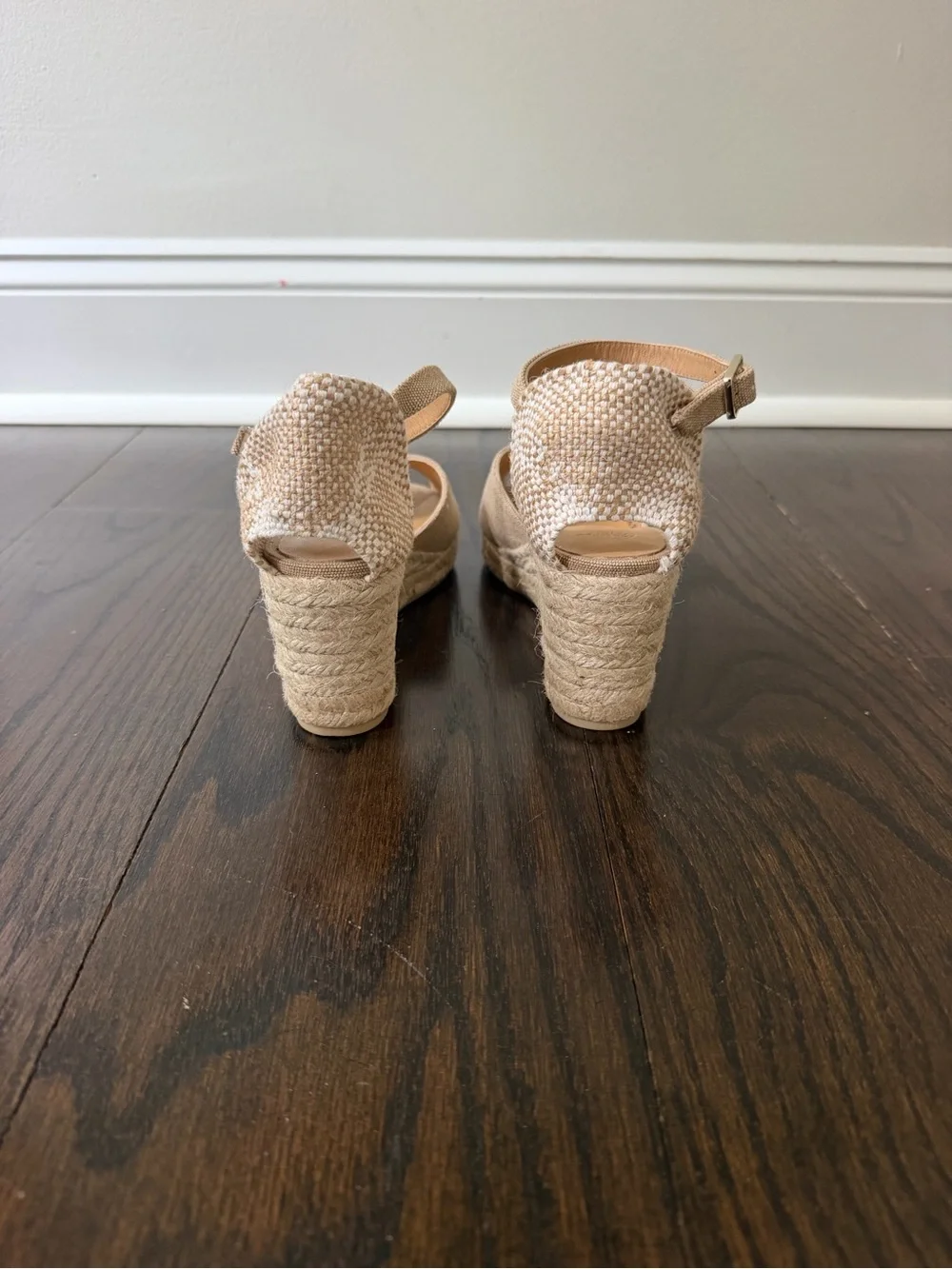 NIB Castaner Neutral Beige Canvas Espadrille Wedges size 38 EU
